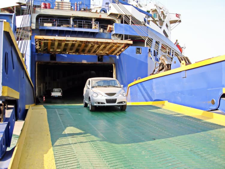 Vehicle shipping via RoRo